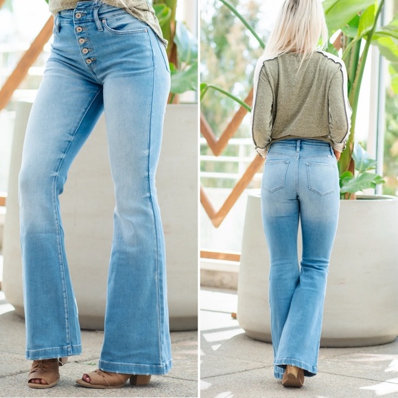 KanCan Gabriella High Rise Curvy Button Fly Flare Jeans Size 25 Light Wash - Picture 1 of 16